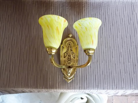 Applique ancienne bronze double feux tulipes jaune